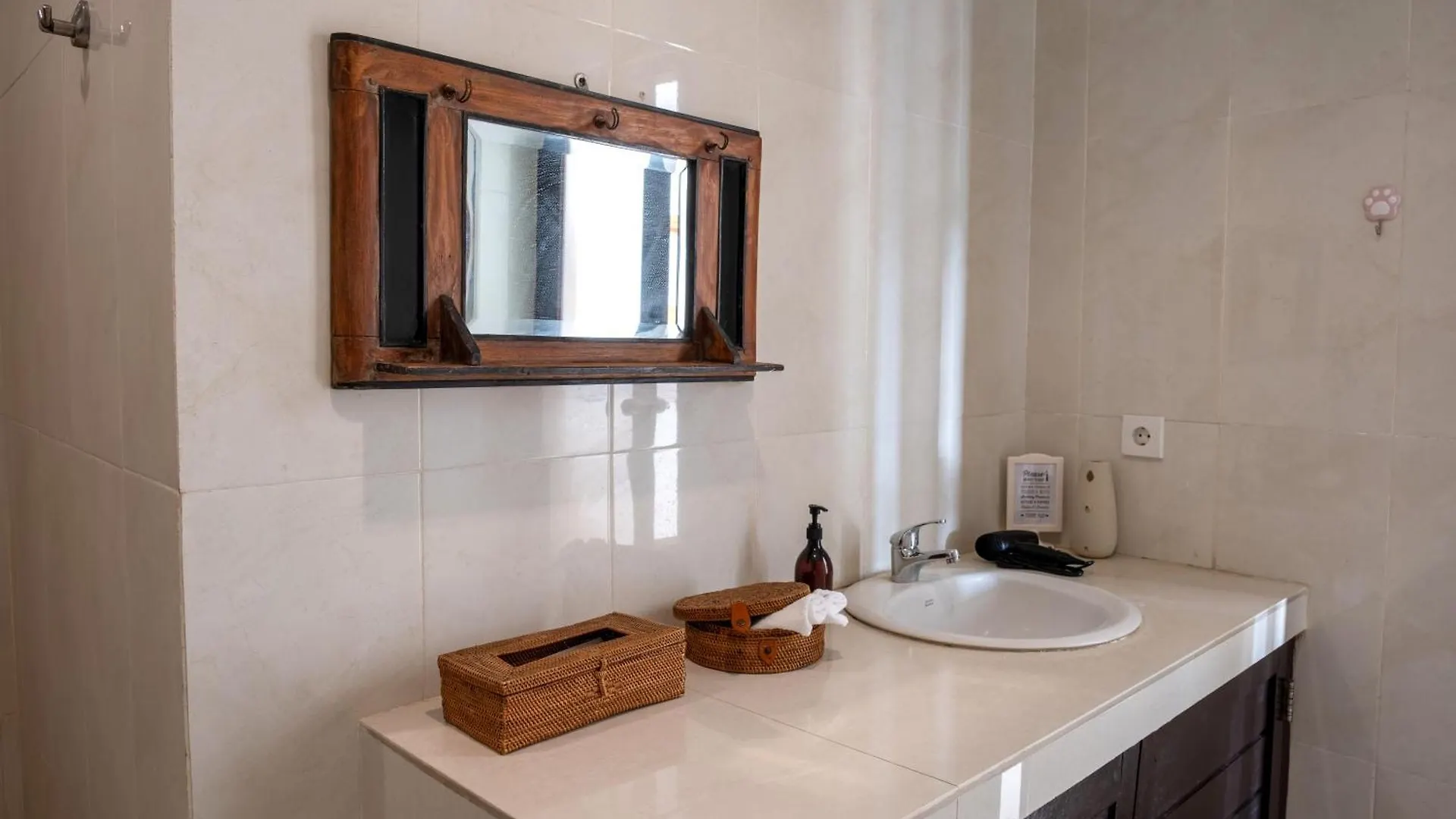 סמיניאק Villa Yuhi